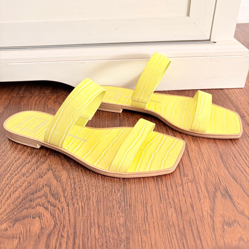 Dolce Vita Isaac Sandals Size 8 Neon Yellow Croc Embossed Square Toe Flat Slides